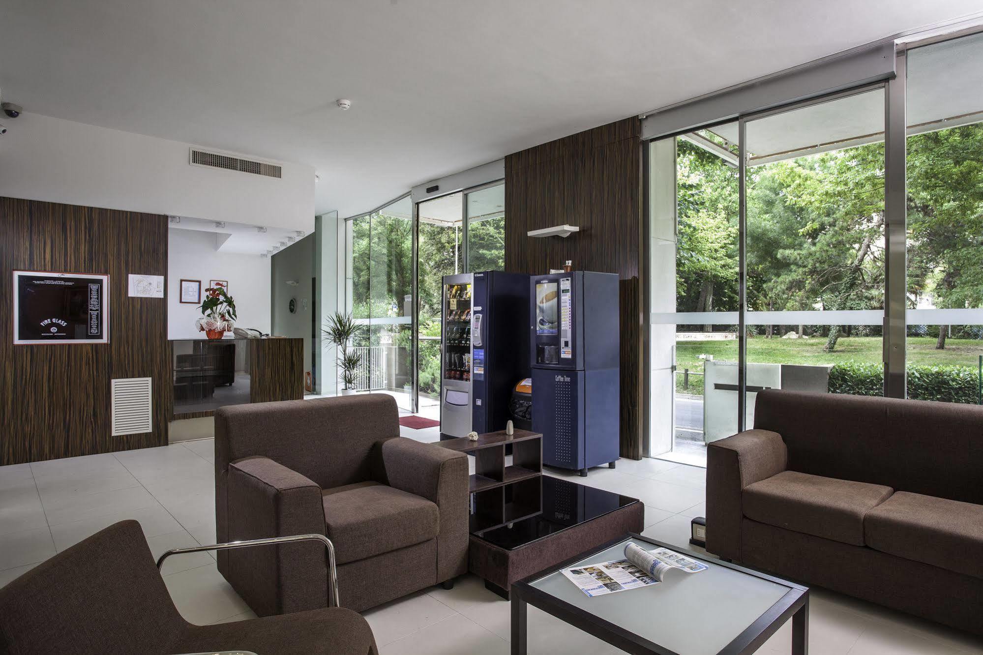 Residence Delfina Rimini Eksteriør bilde